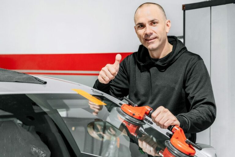 Auto Glass Repair Service: A Detailed Guide