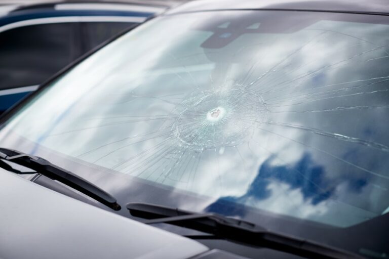 3 Things to Know About Mobile Windshield Repair Services