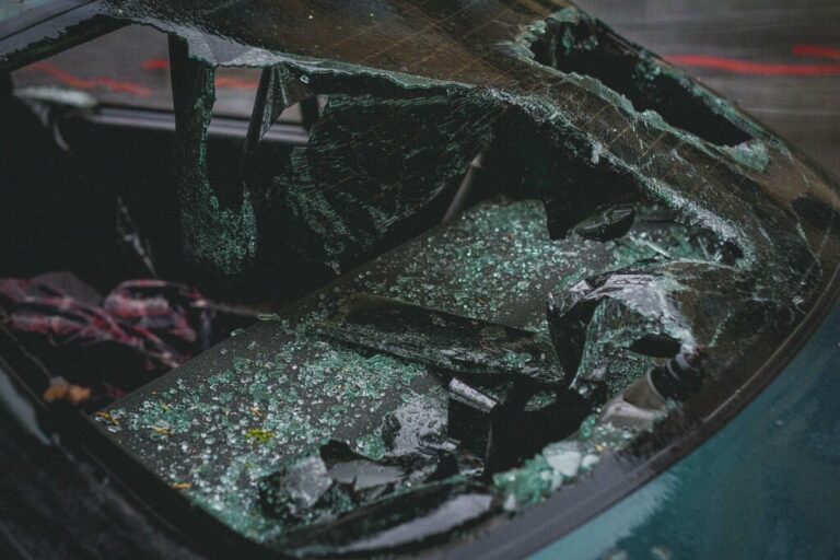 Getting the Best Deal for Auto Glass Repair and Replacement Services