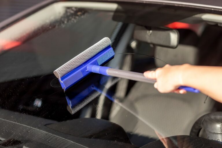 How is Mobile Windshield Replacement Helpful?